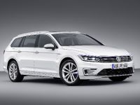 Volkswagen Passat GTE (2015) - picture 4 of 12