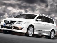 Volkswagen Passat R Line (2009) - picture 1 of 2