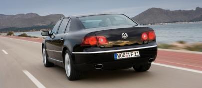 Volkswagen Phaeton (2009) - picture 12 of 17