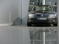 Volkswagen Phaeton (2009) - picture 5 of 17