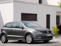 Volkswagen Polo Three-Door (2010) - picture 2 of 5