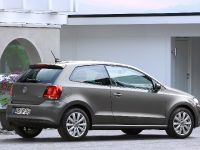 Volkswagen Polo Three-Door (2010) - picture 4 of 5