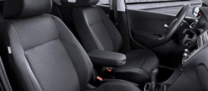 Volkswagen Polo (2010) - picture 7 of 21