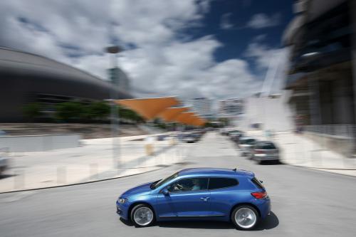 Volkswagen Scirocco (2009) - picture 8 of 15