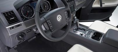Volkswagen Touareg Lux Limited (2009) - picture 4 of 4