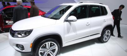 Volkswagen Touareg R-Line Detroit (2013) - picture 4 of 11