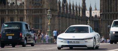 Volkswagen XL1 in London (2013) - picture 7 of 29