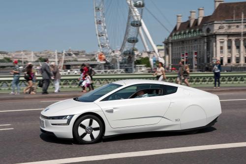 Volkswagen XL1 in London (2013) - picture 8 of 29