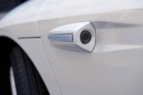 Volkswagen XL1 in London (2013) - picture 17 of 29