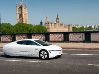 Volkswagen XL1 in London (2013) - picture 11 of 29