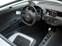 Volkswagen XL1 in London (2013) - picture 22 of 29