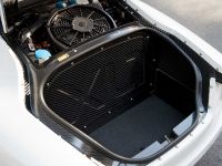 Volkswagen XL1 in London (2013) - picture 27 of 29