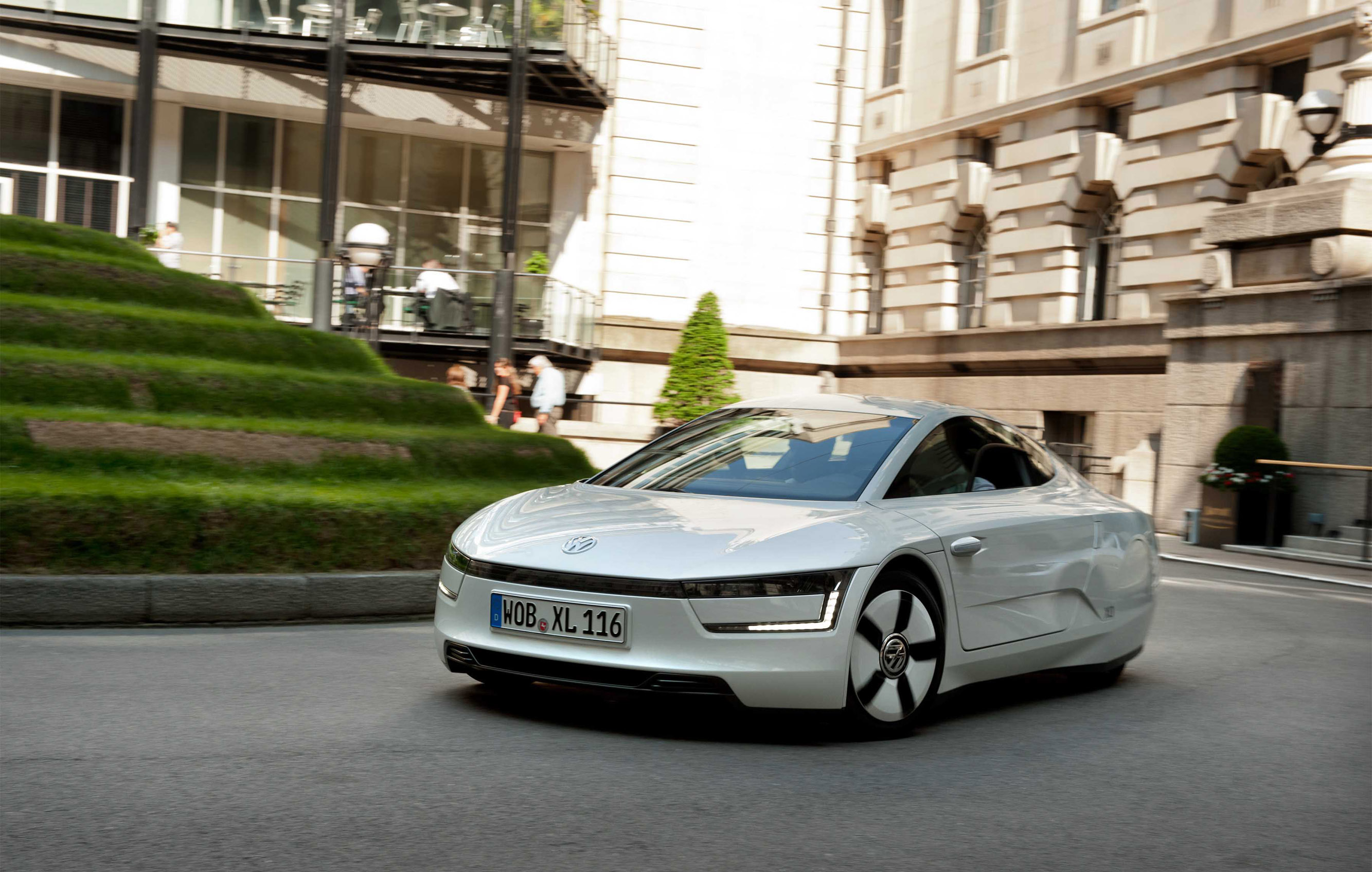 Volkswagen XL1 in London