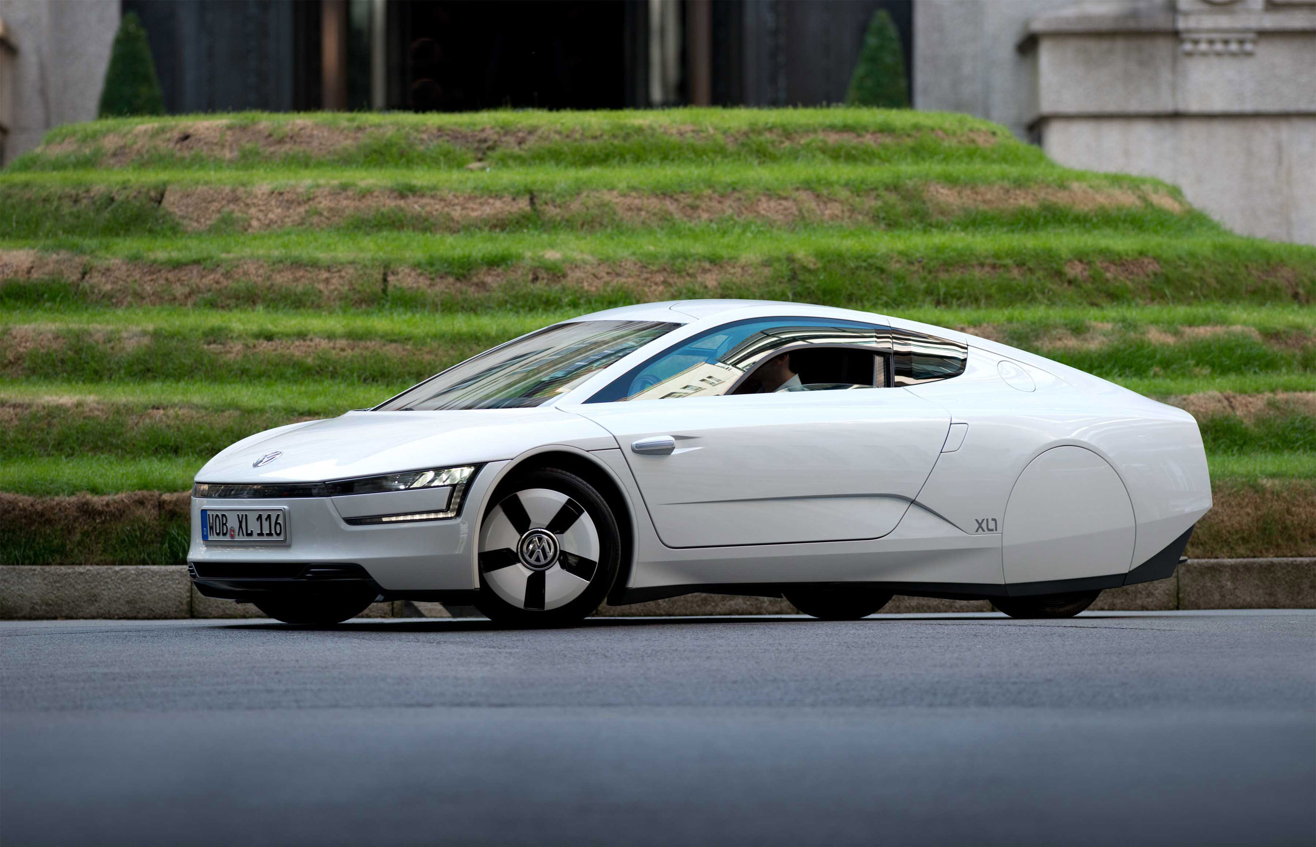 Volkswagen XL1 in London