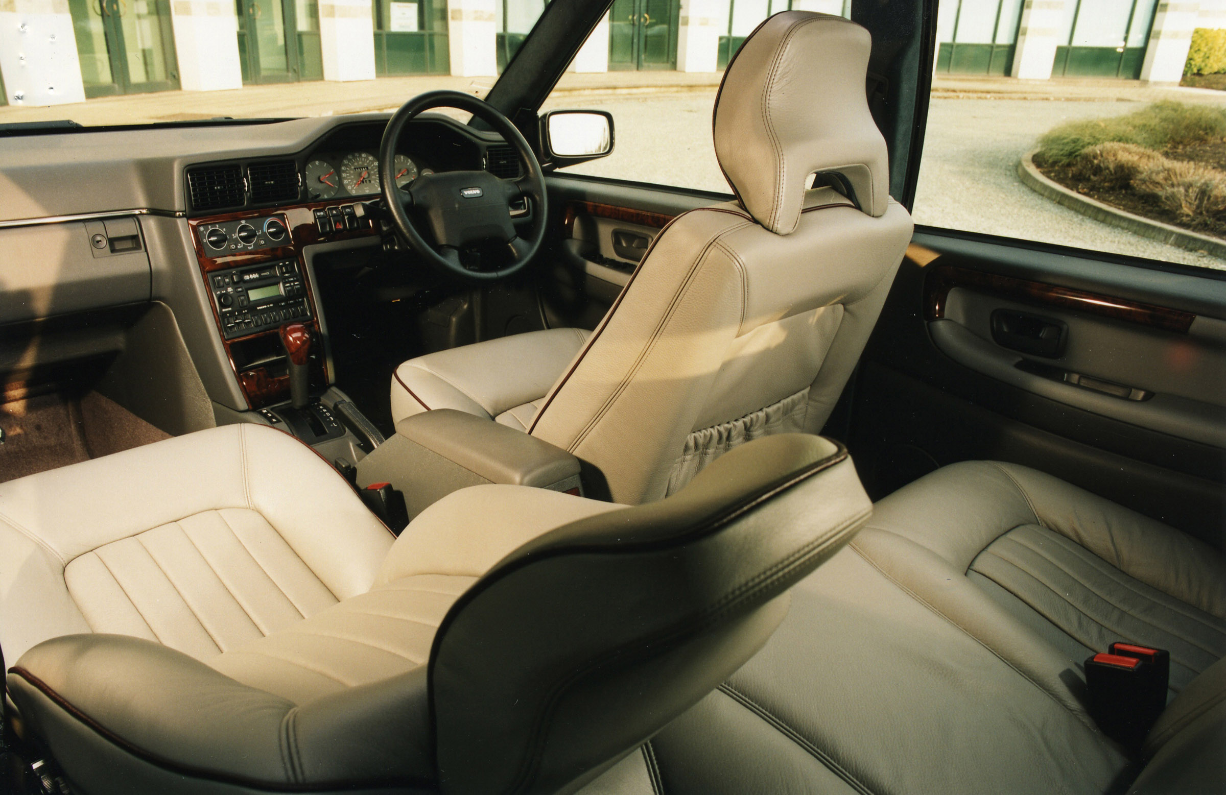 Volvo 960 Luxury Edition