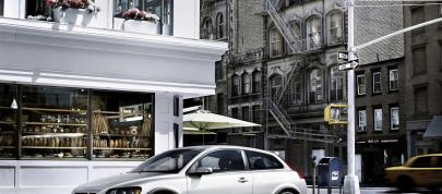 Volvo C30 (2006) - picture 7 of 10