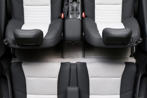 Volvo C30 (2006) - picture 8 of 10