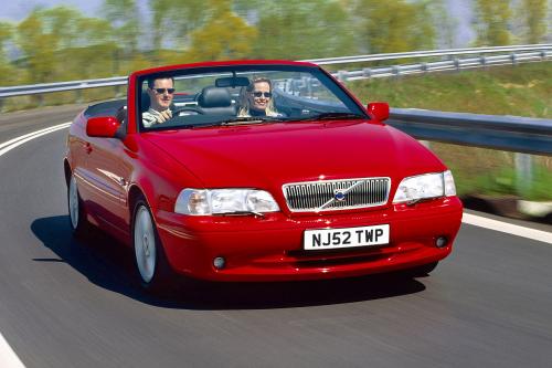 Volvo C70 (2002) - picture 1 of 2