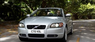 Volvo C70 (2006) - picture 12 of 21