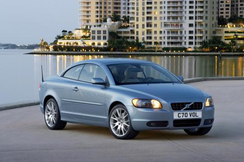 Volvo C70 (2006) - picture 8 of 21