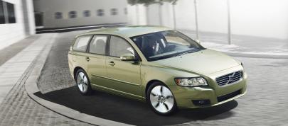 Volvo C30 1.6D DRIVe (2009) - picture 7 of 8