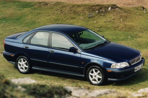 Volvo S40 (1996) - picture 1 of 2
