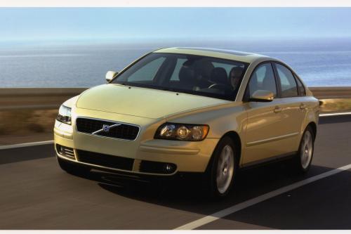 Volvo S40 (2003) - picture 1 of 4