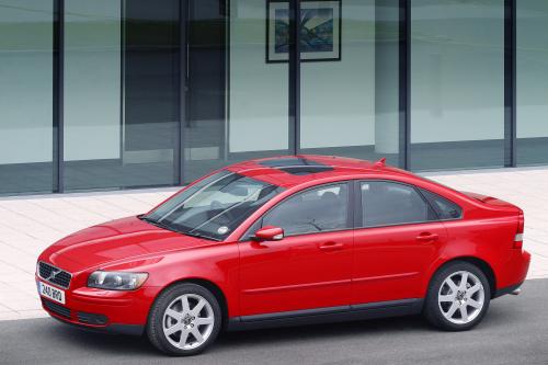 Volvo S40 (2004) - picture 8 of 10