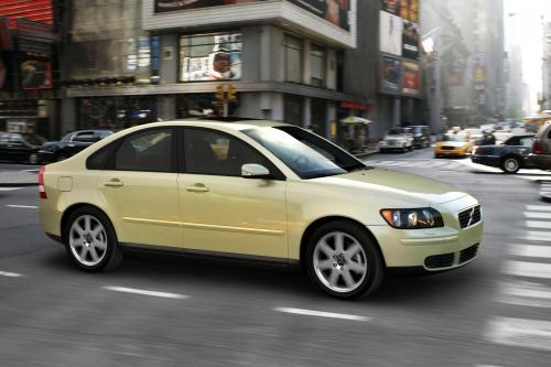 Volvo S40 (2004) - picture 9 of 10