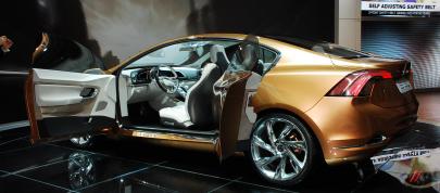 Volvo S60 Concept Detroit (2009) - picture 4 of 13