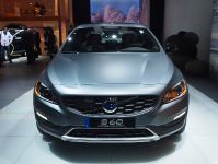 Volvo S60 Cross Country Detroit 2015, 1 of 2