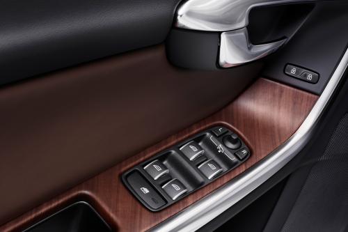 Volvo S60L PPHEV Concept (2014) - picture 9 of 16