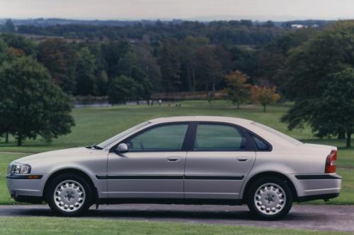 Volvo S80 (1999) - picture 1 of 3