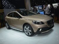 Volvo V40 Cross Country Paris (2012) - picture 2 of 7