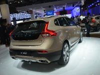 Volvo V40 Cross Country Paris (2012) - picture 3 of 7