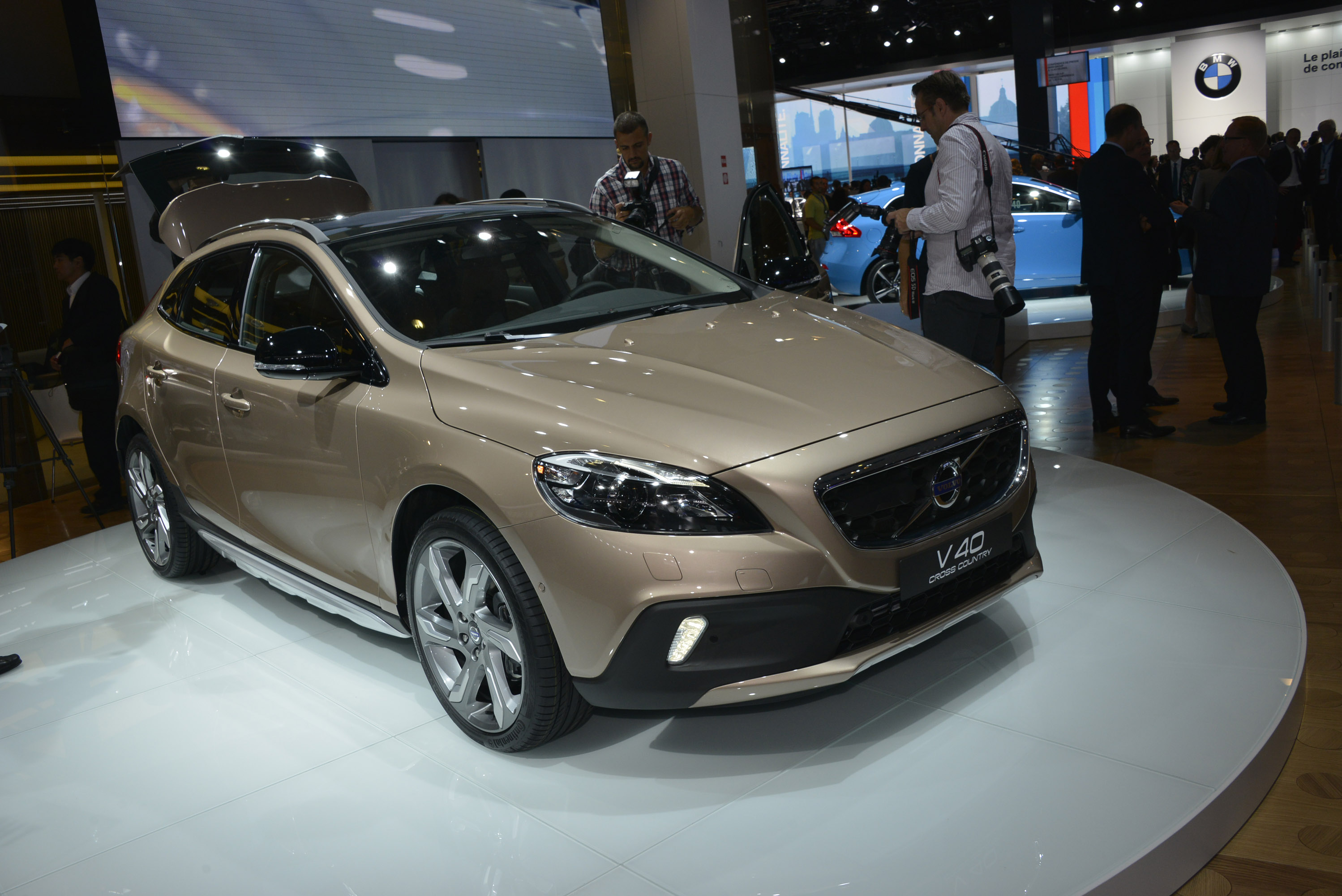 Volvo V40 Cross Country Paris