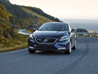 Volvo V40 D4 (2014) - picture 2 of 25