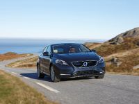 Volvo V40 D4 (2014) - picture 4 of 25