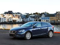 Volvo V40 D4 (2014) - picture 8 of 25