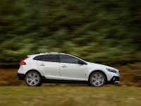 Volvo V40 D4 (2014) - picture 11 of 25