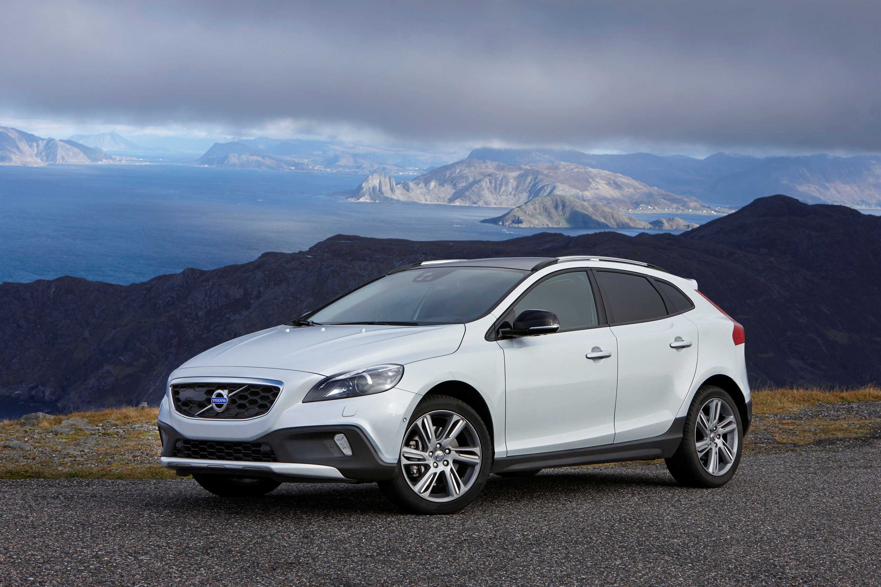 Volvo V40 D4