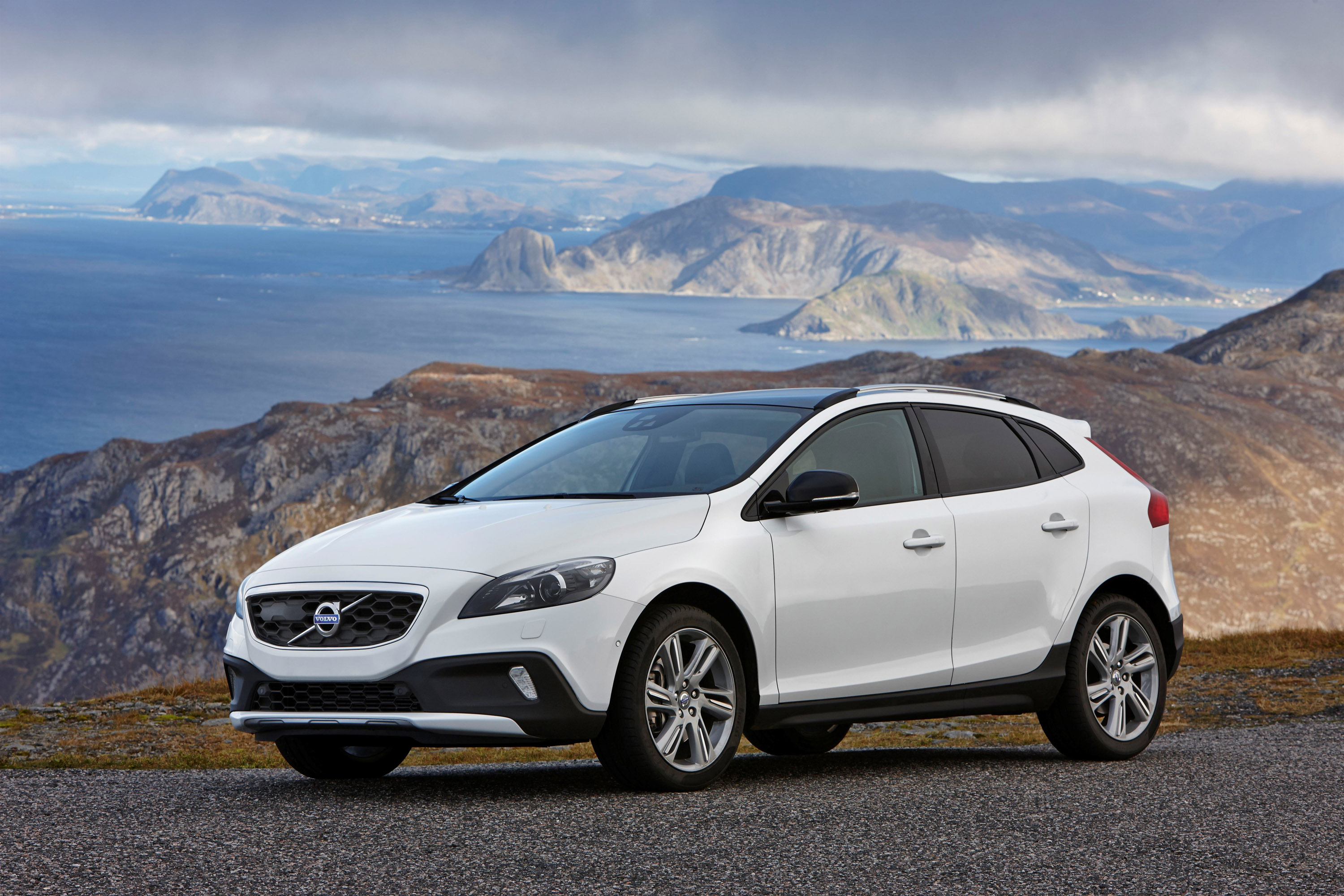 Volvo V40 D4