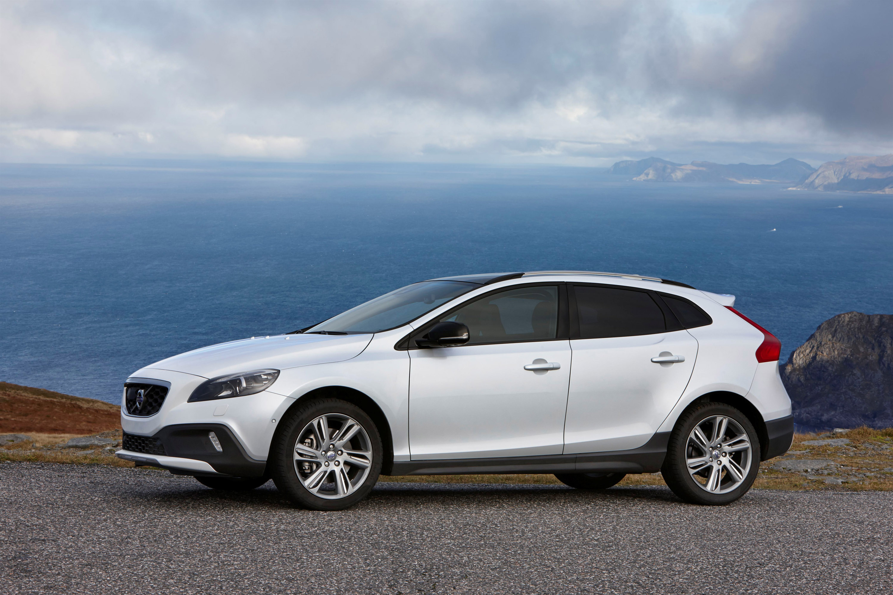 Volvo V40 D4