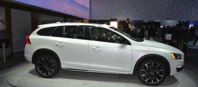 Volvo V60 Cross Country Los Angeles (2014) - picture 4 of 5