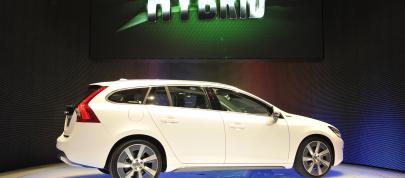 Volvo V60 Plug-in Hybrid Geneva (2011) - picture 4 of 5