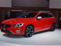 Volvo V60 R-Design New York (2013) - picture 3 of 6