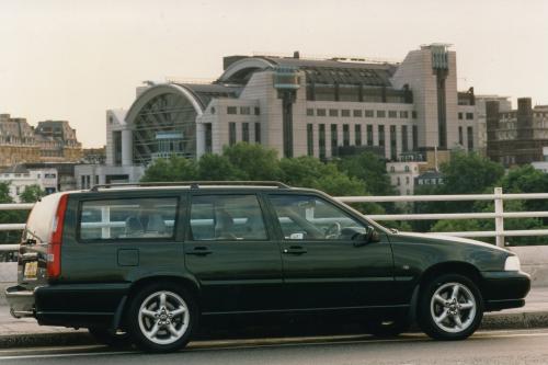 Volvo V70 (1997) - picture 1 of 3