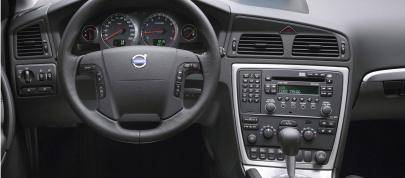 Volvo V70 R (2005) - picture 4 of 6