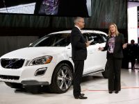 Volvo XC60 Plug-in Hybrid Concept Detroit (2012) - picture 2 of 2