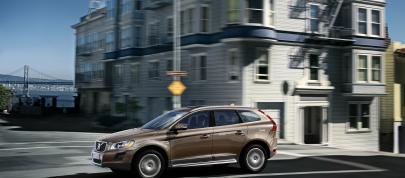Volvo XC60 (2009) - picture 12 of 29